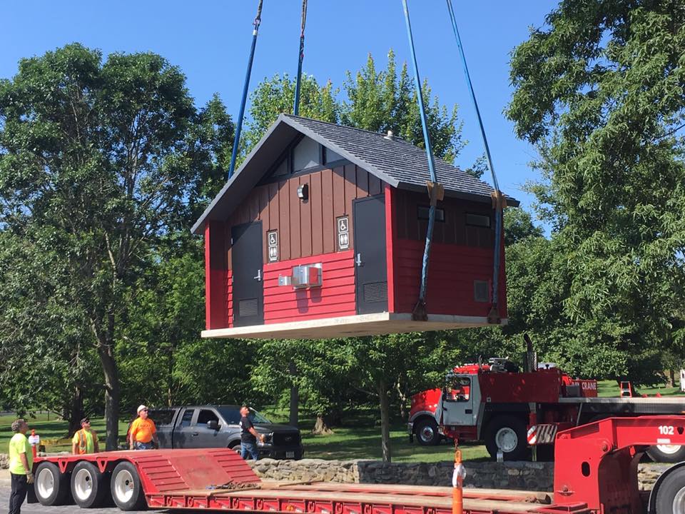 Restroom facilities being installed by the City of Newport